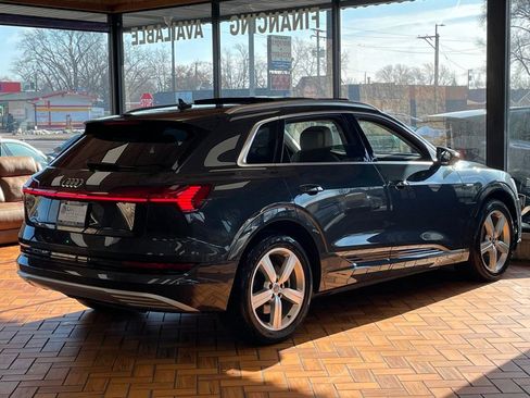 Used 2019 Audi e-tron Premium Plus image 10