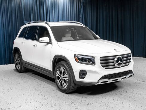 Certified 2025 Mercedes-Benz GLB 250 image 3