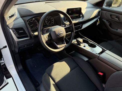 New 2026 Nissan Rogue S image 4