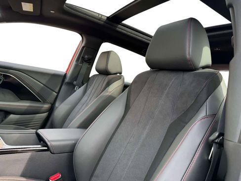 Certified 2025 Acura ADX A-Spec image 9