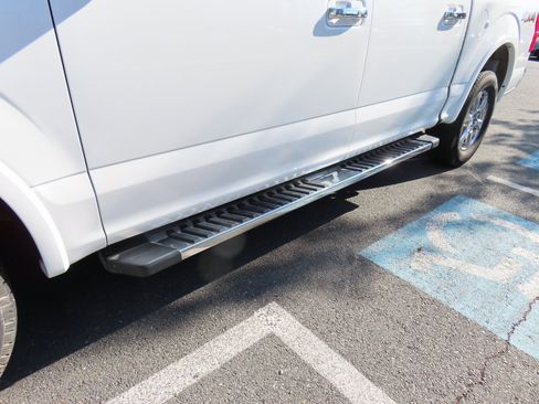 Used 2018 Ford F150 Lariat image 11