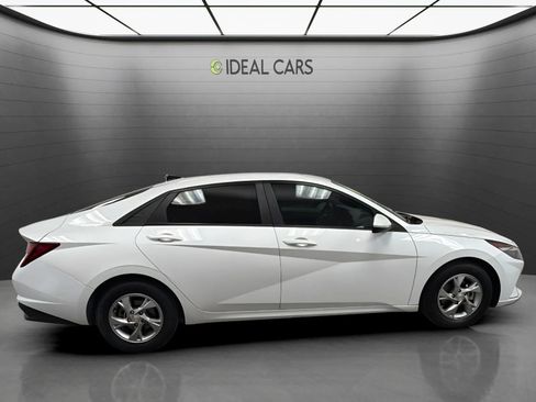 Used 2022 Hyundai Elantra SE FWD image 4