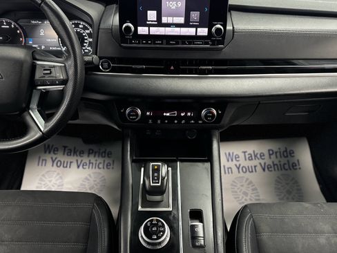 Used 2023 Mitsubishi Outlander SE image 22