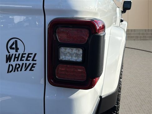 Certified 2024 Jeep Gladiator Sport image 13