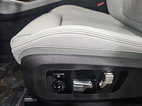 New 2026 BMW X5 sDrive40i w/ Climate Comfort Package image 29