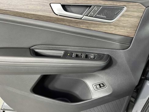 Used 2025 Volkswagen Atlas SEL Premium R-Line image 22