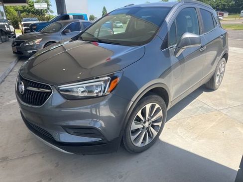 Used 2020 Buick Encore Preferred FWD image 2