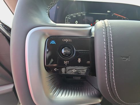 Used 2025 INFINITI QX80 Sensory AWD/4WD image 19