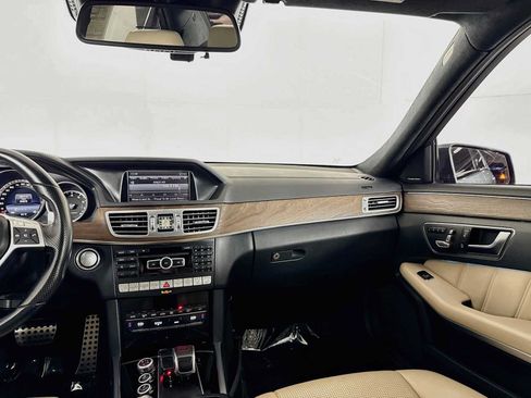 Used 2014 Mercedes-Benz E 63 AMG 4MATIC Sedan image 33