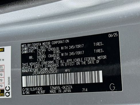 Used 2025 Toyota 4Runner SR5 image 12