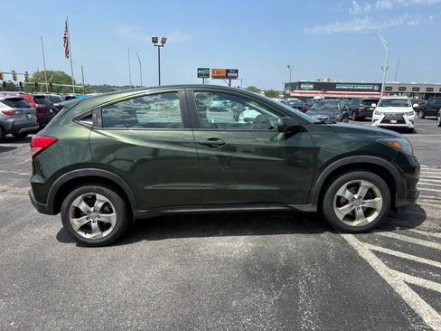 Used 2016 Honda HR-V LX image 6