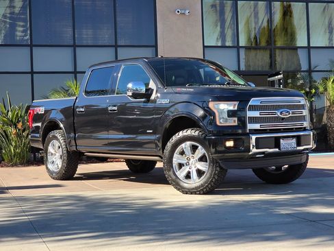 Used 2015 Ford F150 Platinum w/ Equipment Group 701A Luxury image 3
