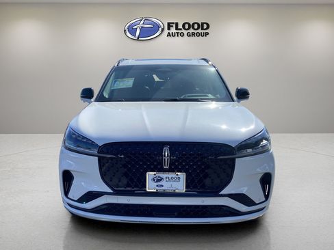 New 2025 Lincoln Aviator AWD w/ Jet Appearance Package image 2