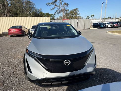 Used 2023 Nissan Ariya FWD image 2