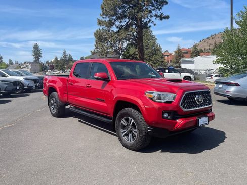 Used 2019 Toyota Tacoma TRD Sport w/ Technology Package AWD/4WD image 7