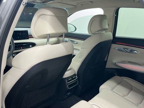 Used 2026 Genesis GV70 2.5T Advanced image 12