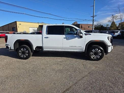 New 2026 GMC Sierra 3500 Denali w/ Denali Reserve Package AWD/4WD image 9