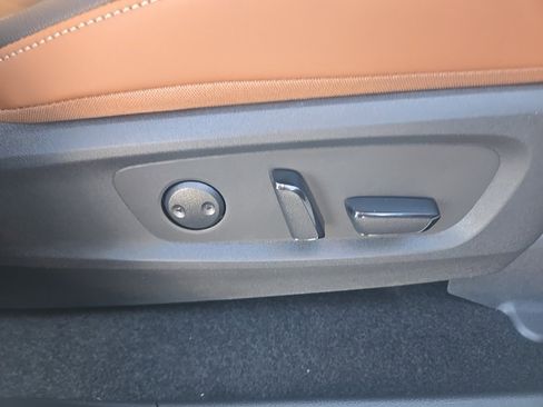 New 2025 Nissan Pathfinder Platinum image 30