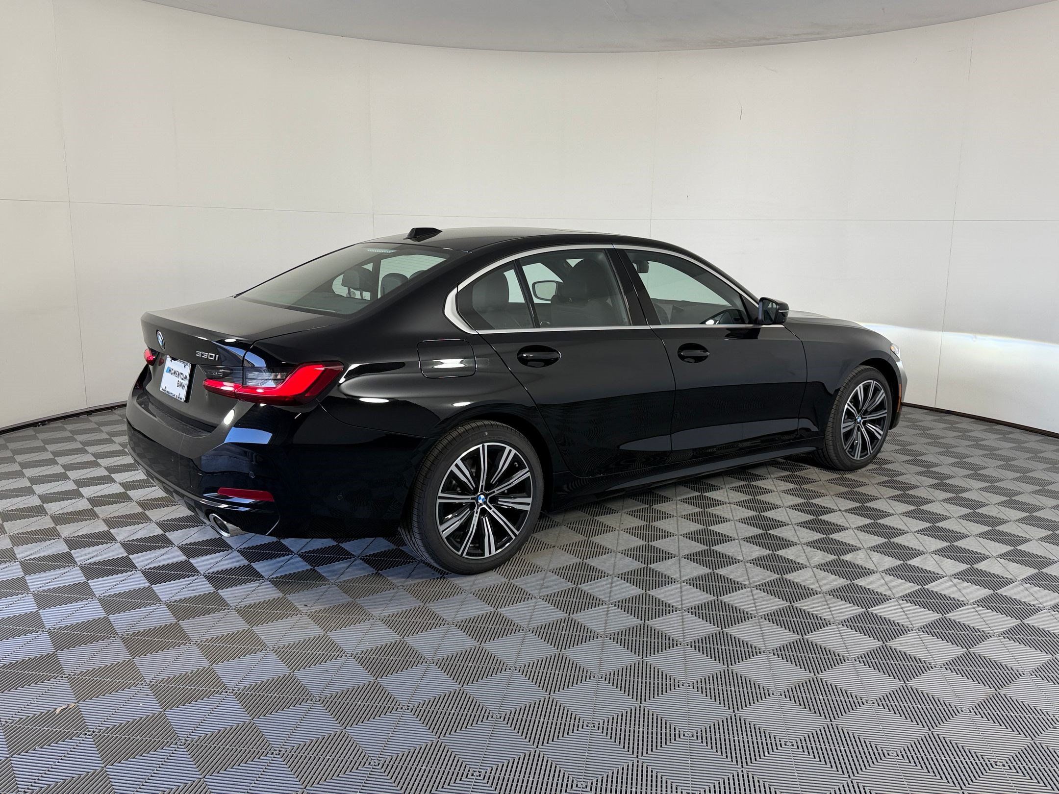 Used 2026 BMW 330i Sedan w/ Premium Package RWD image 9