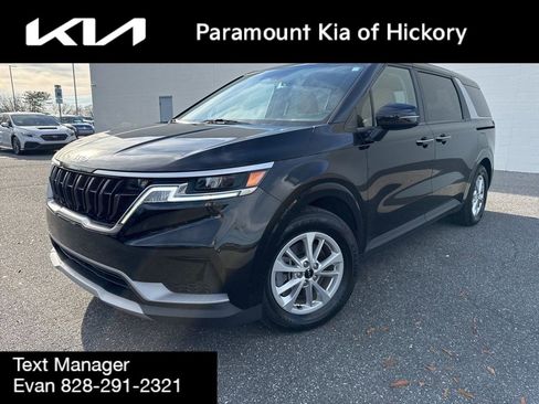 Used 2024 Kia Carnival LX image 3