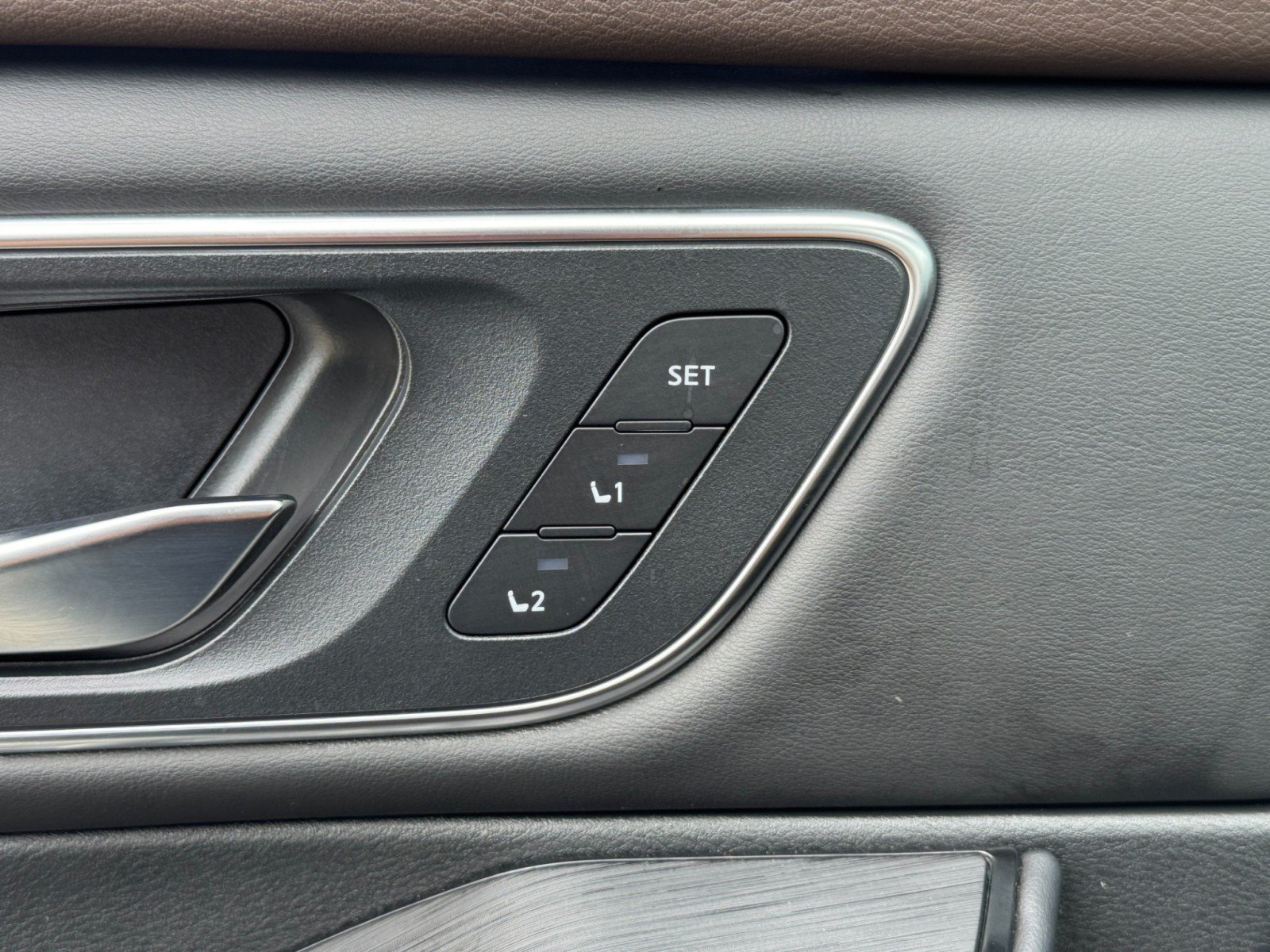 Used 2023 Nissan Rogue Platinum FWD image 17