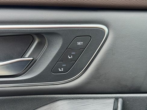 Used 2023 Nissan Rogue Platinum FWD image 17