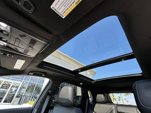 Certified 2023 Cadillac XT4 Premium Luxury w/ Enhanced Visibility Package image 30