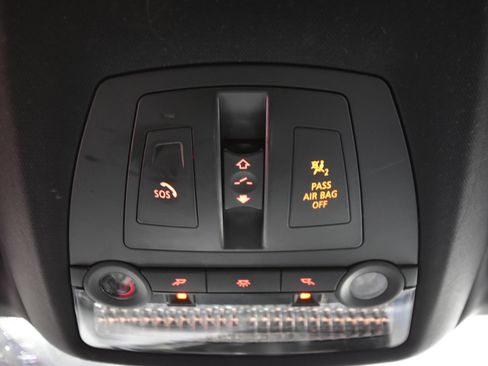 Used 2013 BMW 750i xDrive image 39