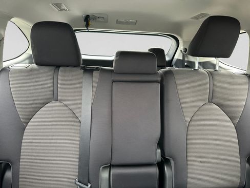 Used 2022 Toyota Highlander L FWD image 17
