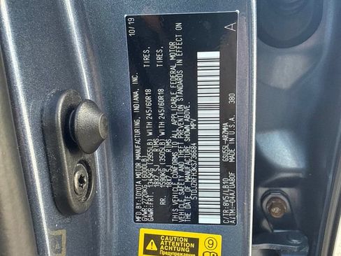 Used 2019 Toyota Highlander XLE AWD/4WD image 25