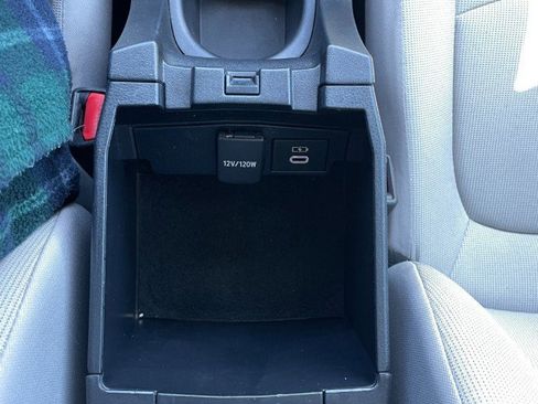 Used 2023 Toyota Corolla Cross L image 40