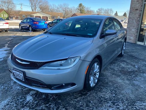 Used 2015 Chrysler 200 S w/ Comfort Group image 7