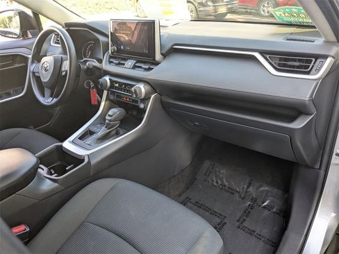 Used 2025 Toyota RAV4 LE image 31