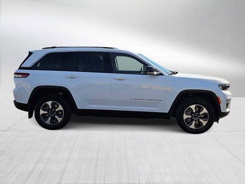 Used 2022 Jeep Grand Cherokee Limited 4xe w/ MOPAR Finishing Package image 9