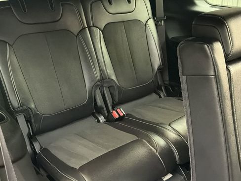 Used 2023 Jeep Grand Cherokee L Altitude AWD/4WD image 36