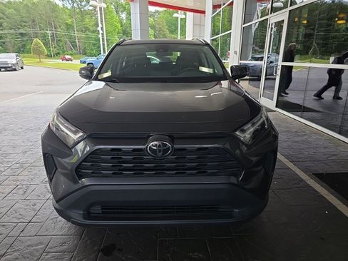 Used 2023 Toyota RAV4 XLE w/ Convenience Package FWD image 5