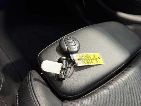 Used 2015 MINI Cooper 4-Door Hardtop FWD image 25