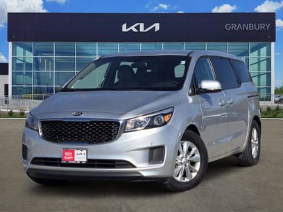 Used 2017 Kia Sedona LX w/ LX Essentials Premium Package