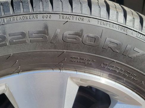 Used 2010 Subaru Outback 3.6R Limited image 15