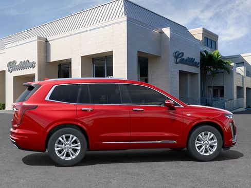 New 2025 Cadillac XT6 Luxury image 6