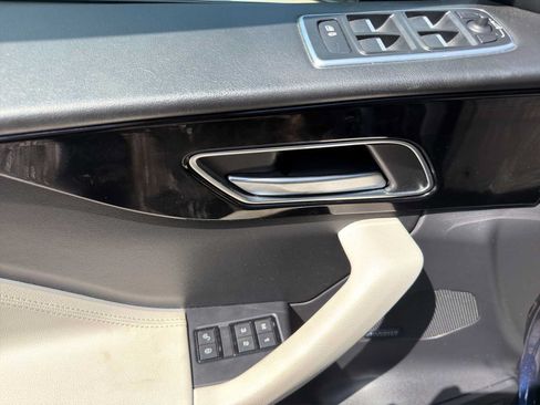 Used 2018 Jaguar F-PACE Prestige AWD/4WD image 9