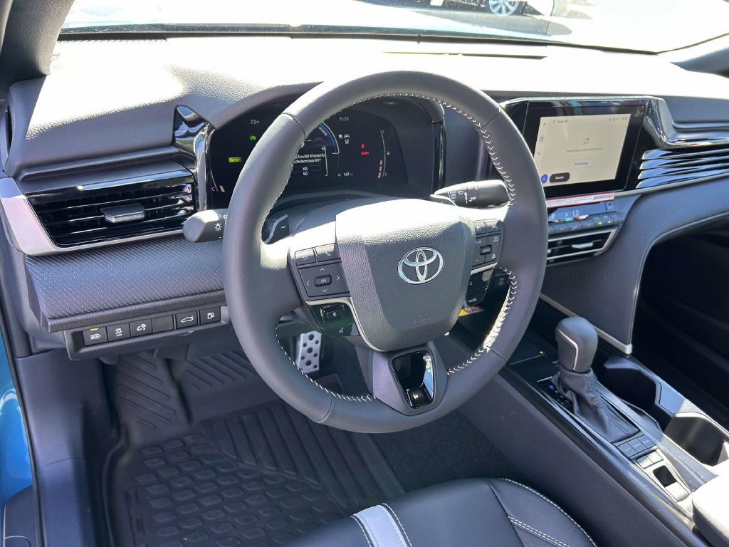 New 2026 Toyota Camry Hybrid FWD image 12