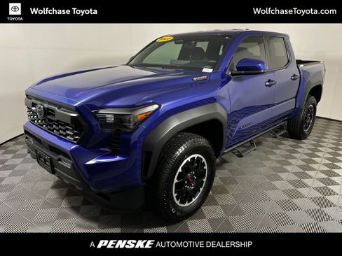 Used 2025 Toyota Tacoma TRD Off-Road AWD/4WD image 1