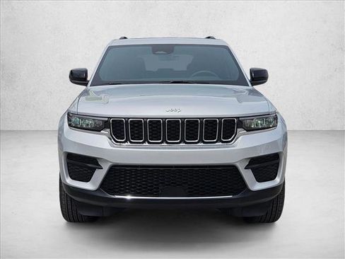 Used 2025 Jeep Grand Cherokee Laredo X w/ Luxury Tech Group I image 2