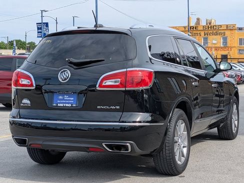Used 2017 Buick Enclave Leather FWD image 4
