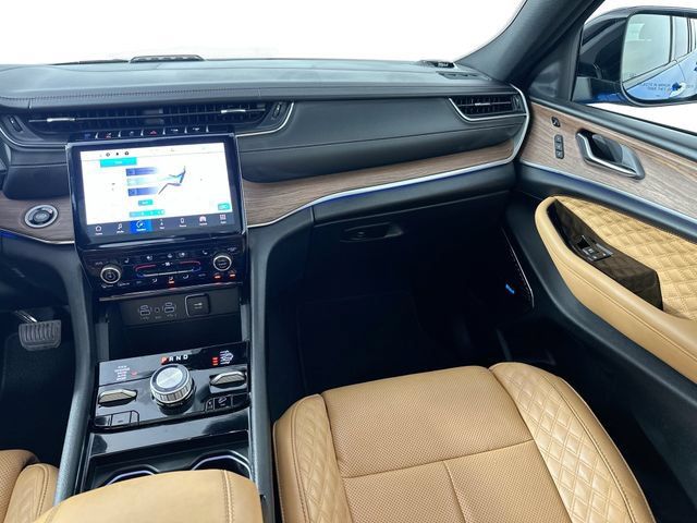 Used 2023 Jeep Grand Cherokee Summit 4xe AWD/4WD image 29