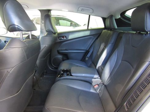 Certified 2019 Toyota Prius Prime Advanced w/ Carpet Mat Package FWD image 16