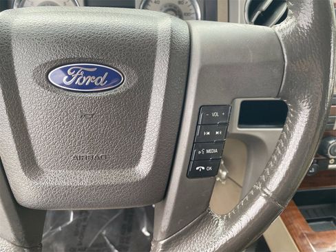 Used 2010 Ford F150 Lariat image 19