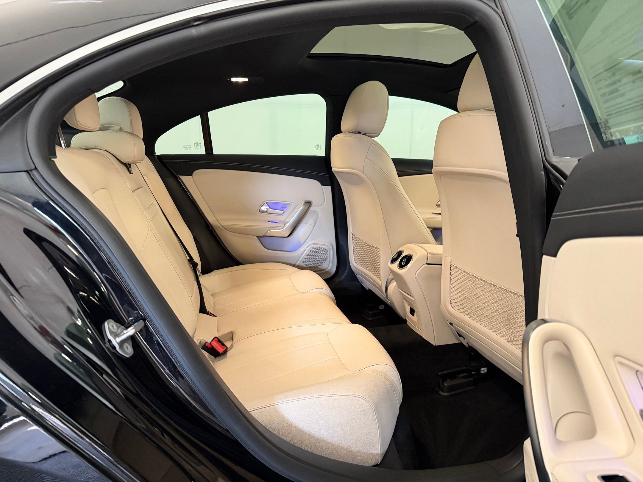 Used 2022 Mercedes-Benz CLA 250 4MATIC image 31