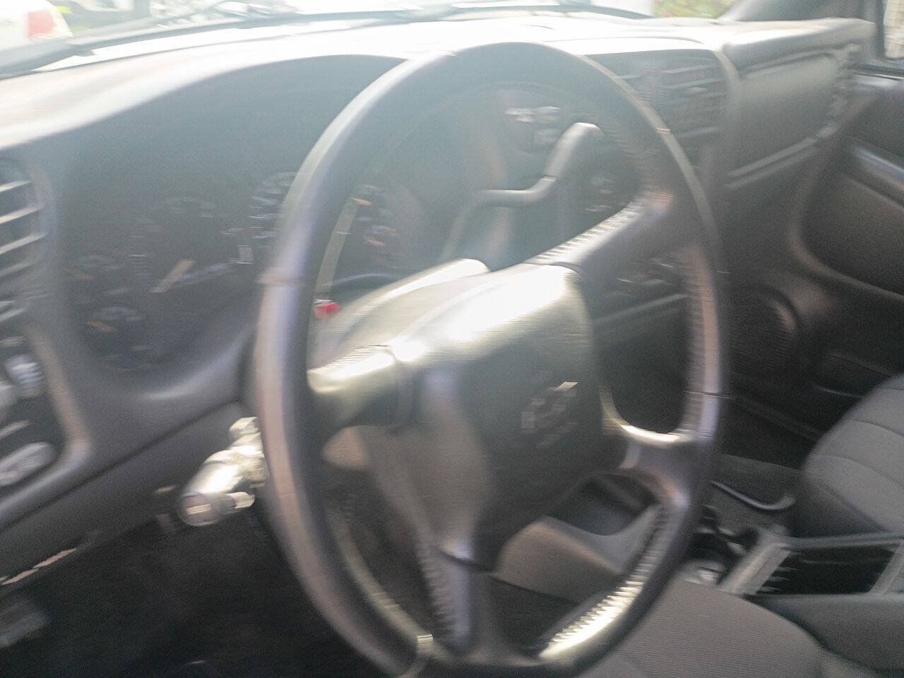 Used 2003 Chevrolet S10 Pickup LS AWD/4WD image 13